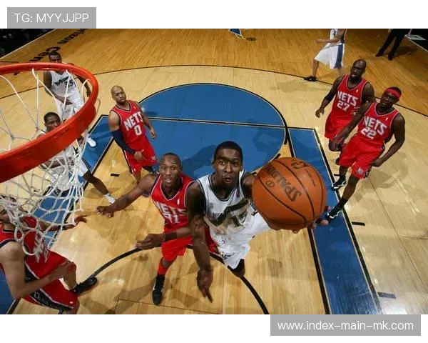 篮网内线连续得手拉开最终分差